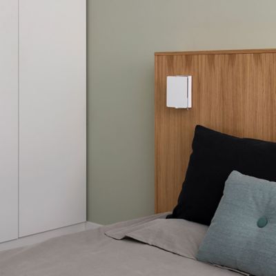 Shown in White finish, Small size