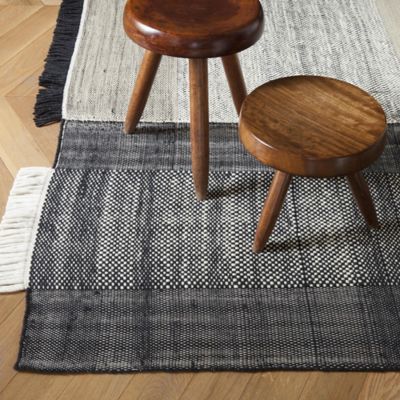 Shown in Black, Detail shot