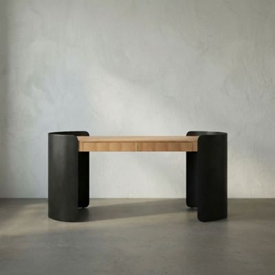 Tessio Desk