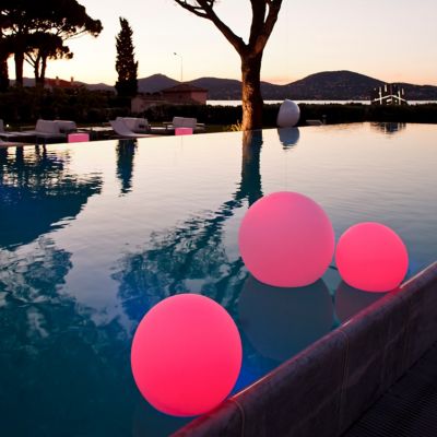 bijlage neem medicijnen mosterd Ball Bluetooth Floating LED Indoor/Outdoor Lamp by Smart and Green at  Lumens.com