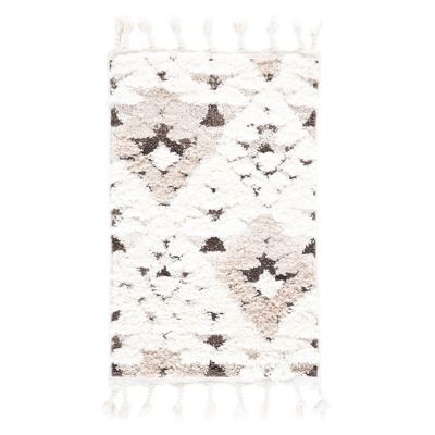 Tasrano Area Rug