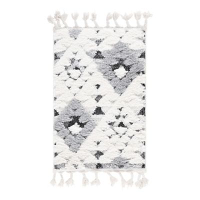Tasrano Area Rug