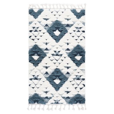 Tasrano Area Rug