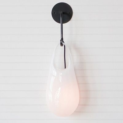 Hold Wall Sconce