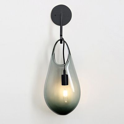 Hold Wall Sconce