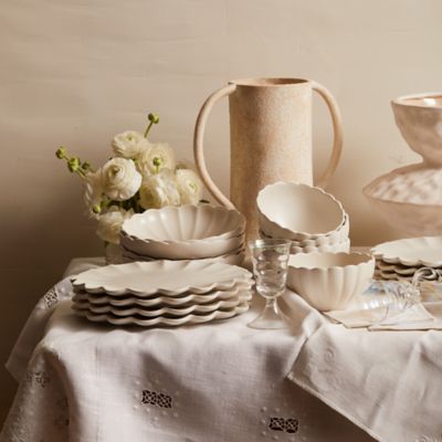 Dhalia 16-Piece Dinnerware Set