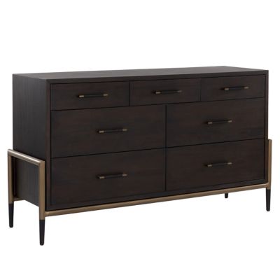 Weldrick Dresser