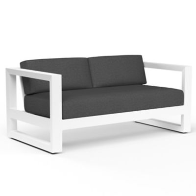 Newport Outdoor Loveseat