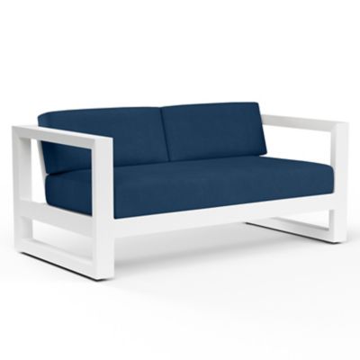 Newport Outdoor Loveseat