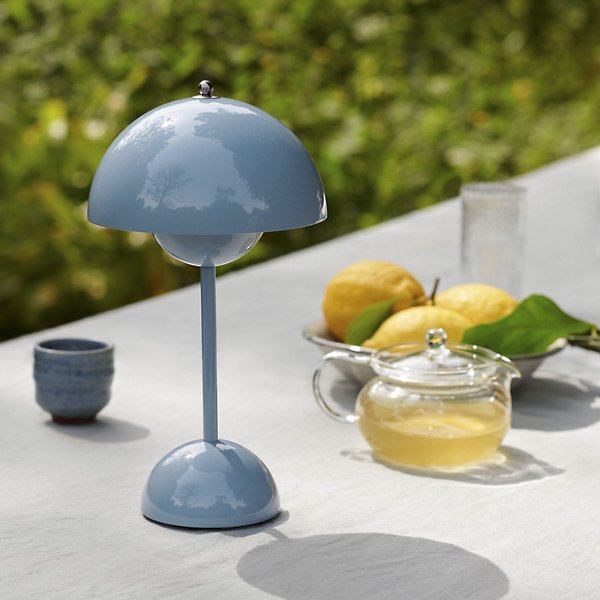Flowerpot VP9 Rechargeable Table Lamp