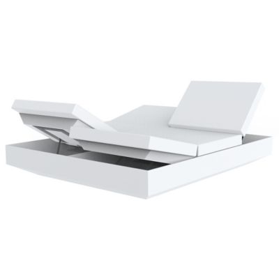 Vela 4 Reclining Outdoor Daybed by Vondom at Lumens