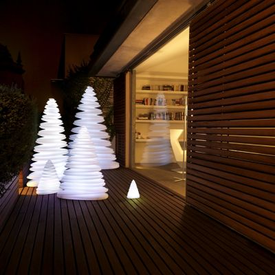 Chrismy Nano LED Tree by Vondom at Lumens.com