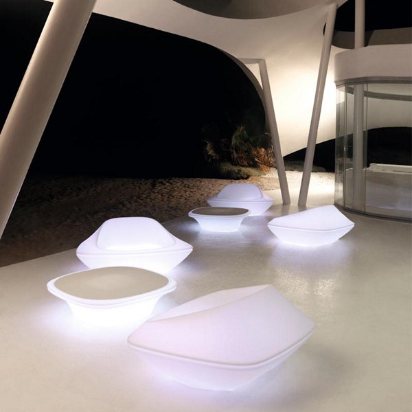 Ufo Outdoor Lounge Chair