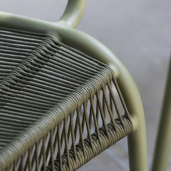 Loop Outdoor Lounge Chair