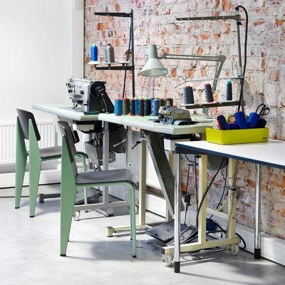 Shown in Olive seat, Mint Powder-coated finish, in use