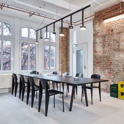 Shown in Deep Black seat, Basalt Powder-coated finish, in use