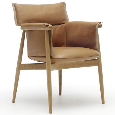 Carl Hansen E005 Embrace Armchair - Color: Brown - E005 - OAK OIL - THOR 30