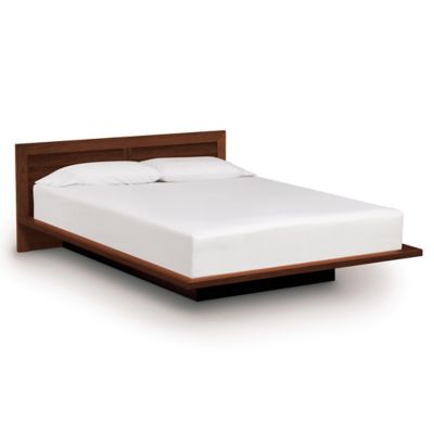 Copeland Furniture Moduluxe Bed with Louvered Headboard - Color: Wood tones