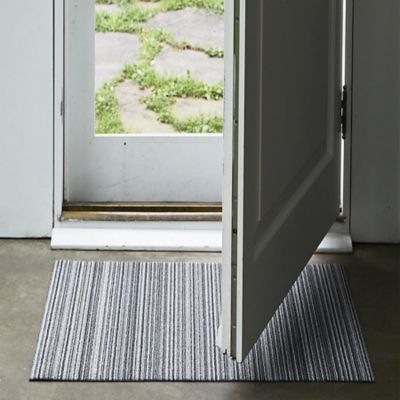 Chilewich Skinny Stripe Shag Indoor/Outdoor Mat - Color: Grey - Size: Big M