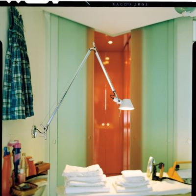 Artemide Tolomeo Classic 1-Light Swing Arm Bracket: J, Body Finish / Shade Finish: Black/Black, Bulb Type: Incandescent 100W