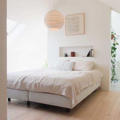 Shown in White finish, Large size, in use