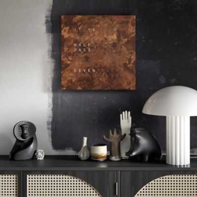 Shown in Rust color, Classic size, English language