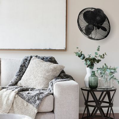 Shown in Matte Black Fan Body finish, in use