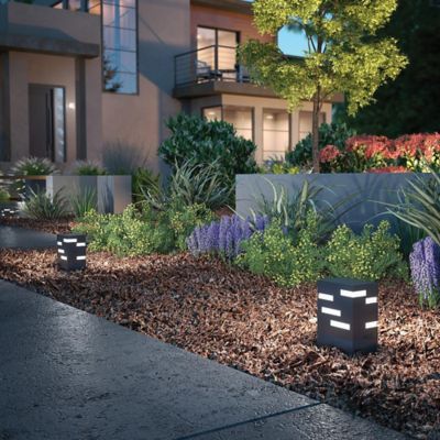 Backyard patio landscaping